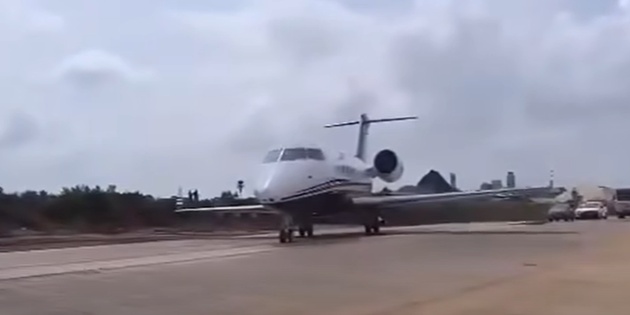 Havalimanına Yaklaşan Özel Jet Otoyola Acil İniş Yaptı